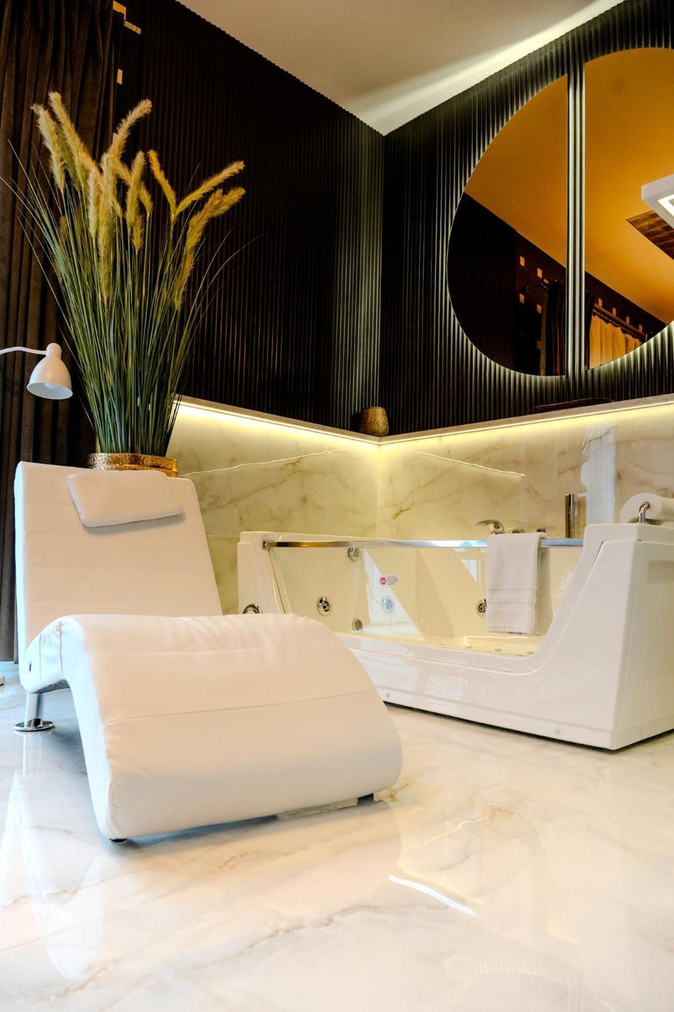 Hotel Luxor Lublin Ngoại thất bức ảnh