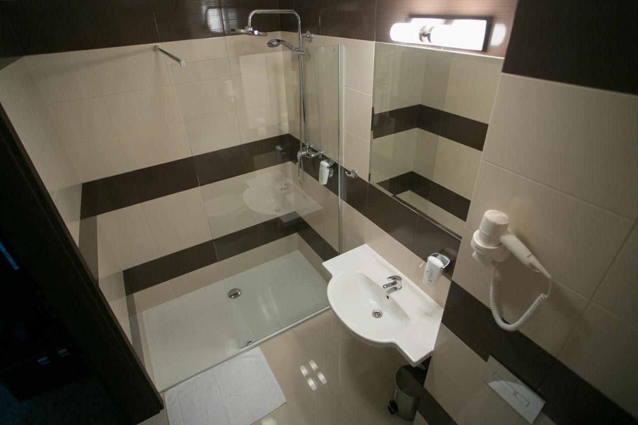 Hotel Luxor Lublin Ngoại thất bức ảnh